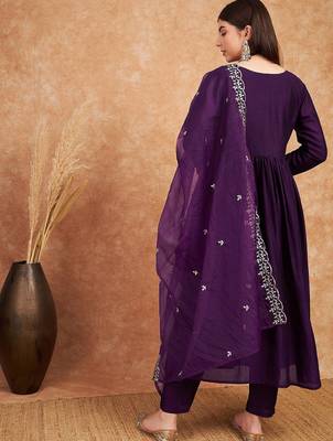 Purple v- neck empire a-line kurta & trousers with dupatta 5