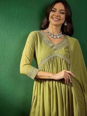Alia cut embroidered v-neck kurta with trousers & dupatta 1