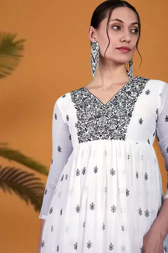 Floral embroidered v-neck sequinned georgette a-line kurta with trouser