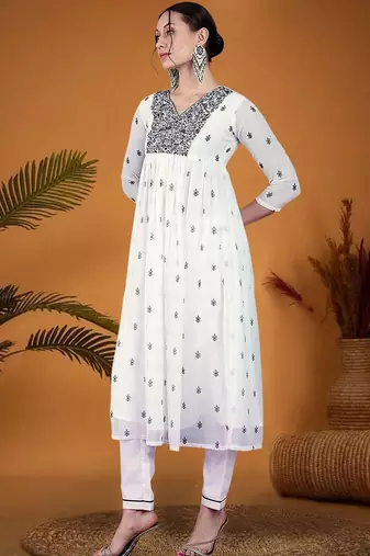 Floral embroidered v-neck sequinned georgette a-line kurta with trouser