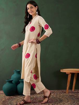 Off white cotton floral printed kurta with pant set 4