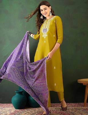 Floral embroidered straight kurta with trouser & dupatta 1