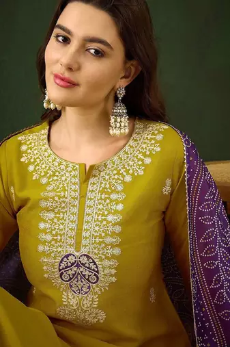 Floral embroidered straight kurta with trouser & dupatta