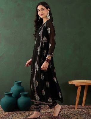 Floral printed a-line kurta with trouser 4