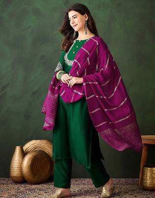 Floral embroidered thread work straight kurta with trousers & dupatta 5
