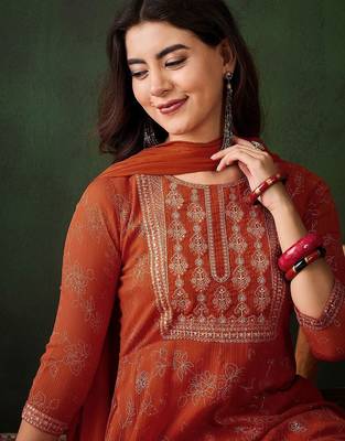 Floral printed zari anarkali kurta with trousers & dupatta 2