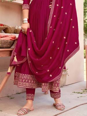 Sequence zari embroidered round neck a-line kurta & trousers with dupatta 3