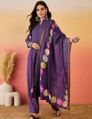 Embroidered kurta pant with dupatta 5