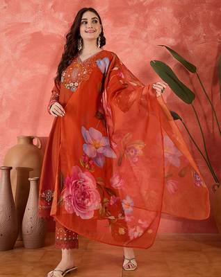 Floral embroidered schiffli lace v-neck kurta with trouser and dupatta 5