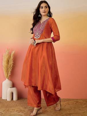 Zari embroidered notch neck a-line kurta & trousers 5
