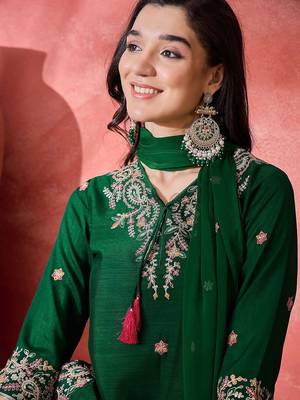 Floral embroidered v-neck sequinned a-line kurta with trousers & dupatta 2