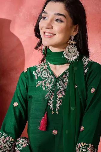 Floral embroidered v-neck sequinned a-line kurta with trousers & dupatta