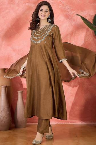 Embroidered v-neck kurta, trousers & dupatta set