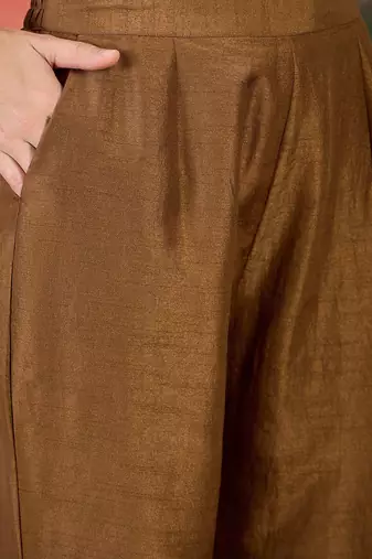 Embroidered v-neck kurta, trousers & dupatta set
