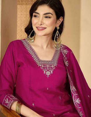 Floral embroidered v-neck sequinned a-line kurta with trousers & dupatta 2