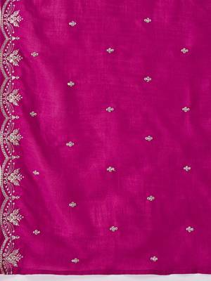 Floral embroidered v-neck sequinned a-line kurta with trousers & dupatta 4