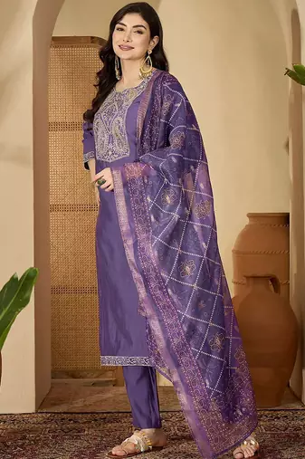 Women ethnic motifs embroidered kurta with pyjama & dupatta