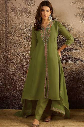 Floral embroidered v-neck sequinned a-line kurta with trousers & dupatta