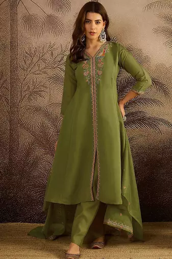 Floral embroidered v-neck sequinned a-line kurta with trousers & dupatta