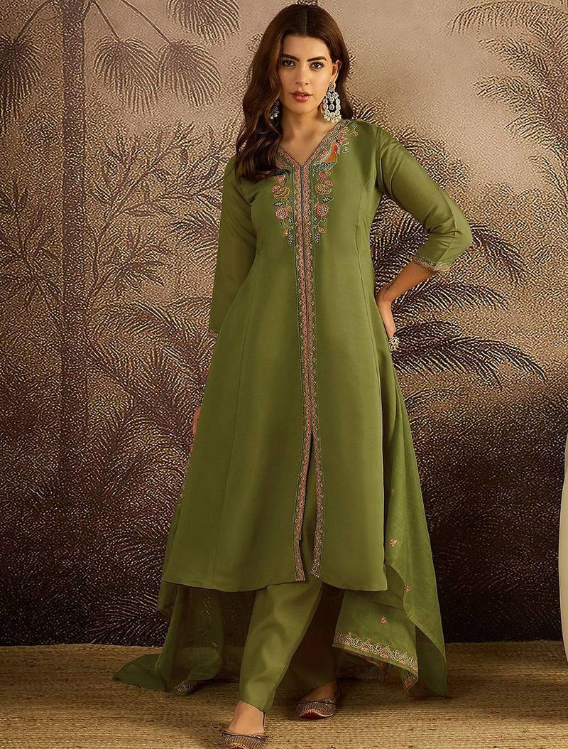 Floral embroidered v-neck sequinned a-line kurta with trousers & dupatta
