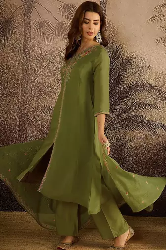 Floral embroidered v-neck sequinned a-line kurta with trousers & dupatta