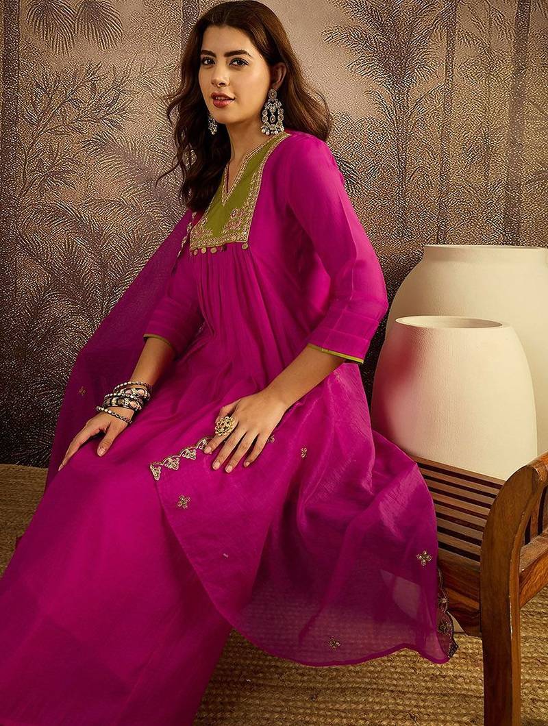 Zari sequence embroidered with ginni mal chanderi kurta trousers with dupatta