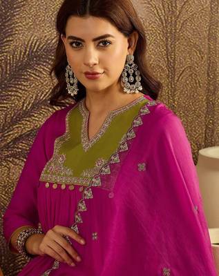 Zari sequence embroidered with ginni mal chanderi kurta trousers with dupatta 2