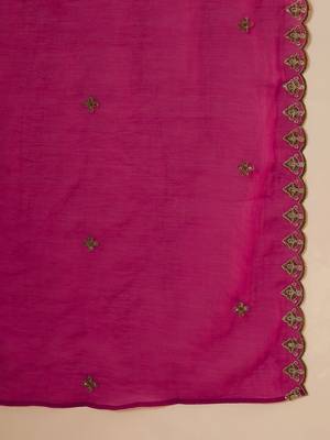 Zari sequence embroidered with ginni mal chanderi kurta trousers with dupatta 4