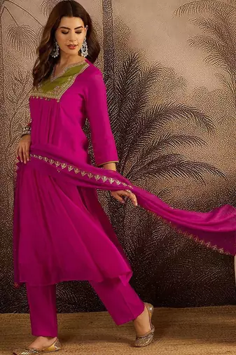 Zari sequence embroidered with ginni mal chanderi kurta trousers with dupatta