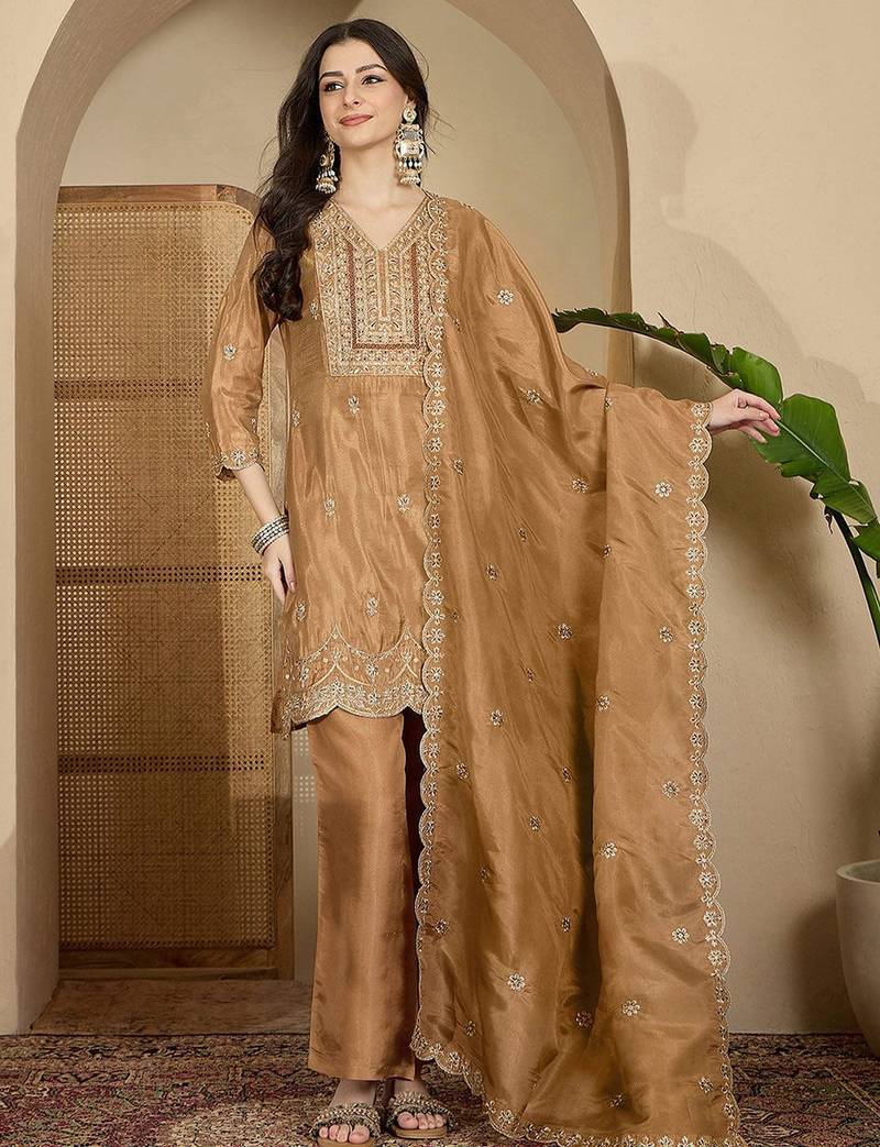 Women embroidered silk blend kurta sets