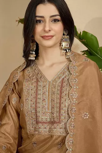 Women embroidered silk blend kurta sets