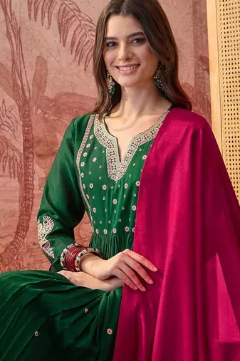 Embroidered straight kurta & trousers with dupatta