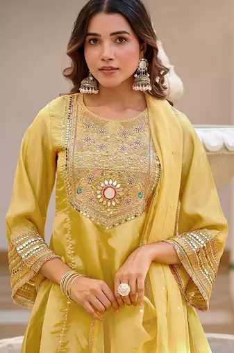 Women floral embroidered panelled sequinned kurta with palazzos & with dupatta