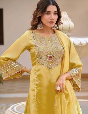 Women floral embroidered panelled sequinned kurta with palazzos & with dupatta 3