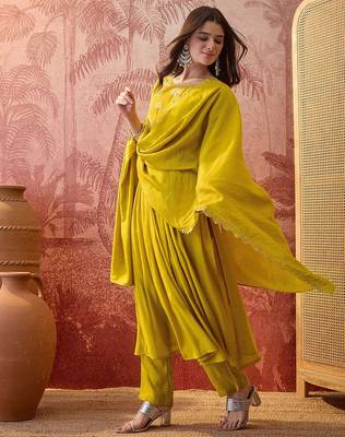 Embroidered & zari-detailed a-line kurta sets with dupatta 5