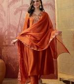 Embroidered v-neck straight kurta & trousers with dupatta