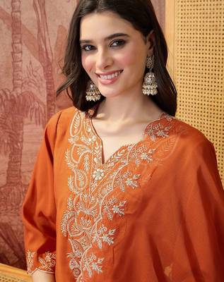 Embroidered v-neck straight kurta & trousers with dupatta 2