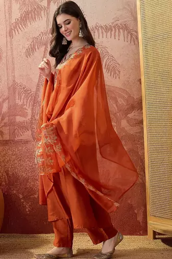 Embroidered round neck kurta & trousers with dupatta