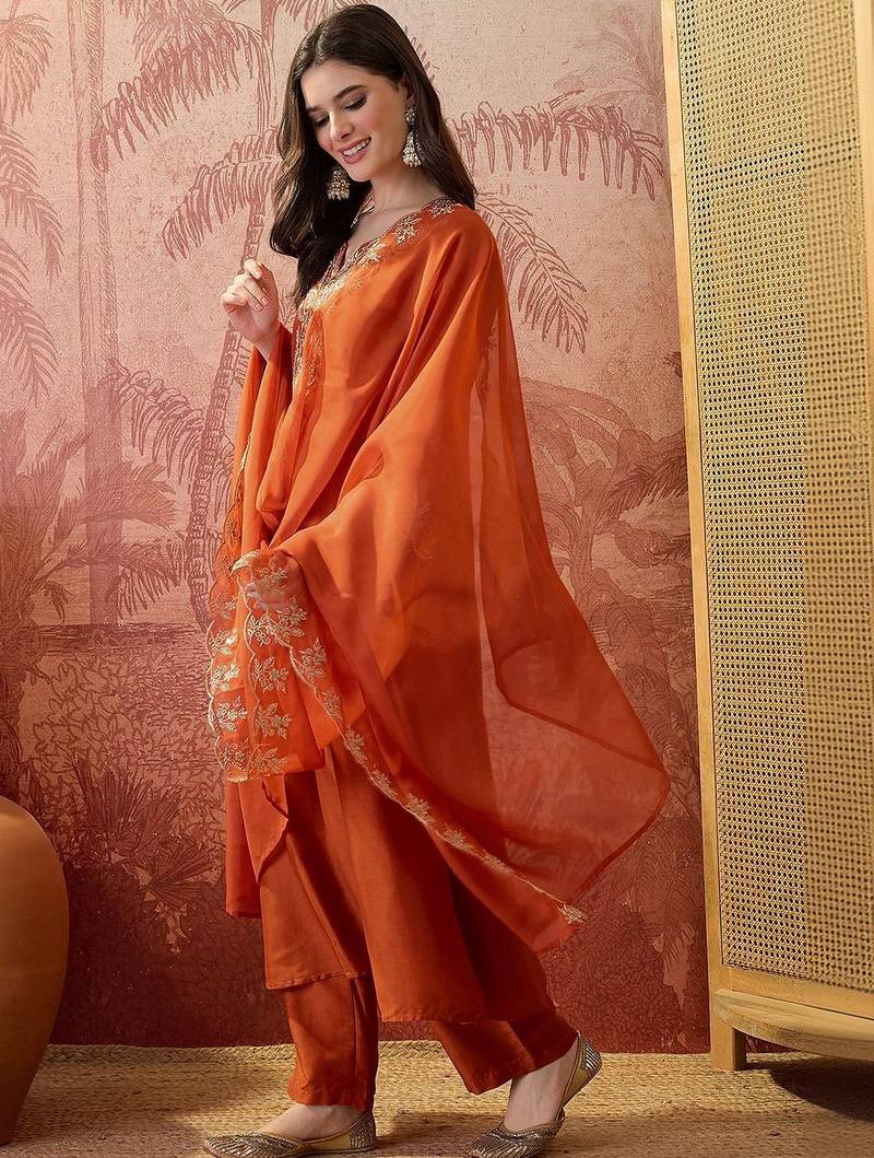 Embroidered round neck kurta & trousers with dupatta