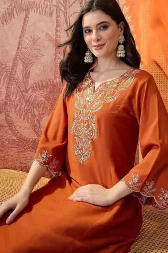 Embroidered round neck kurta & trousers with dupatta