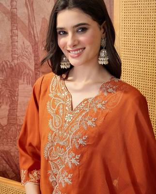 Embroidered round neck kurta & trousers with dupatta 3