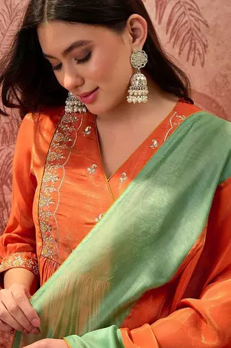 Embroidered v-neck kurta trousers & dupatta