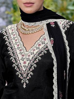 Embroidered v-neck straight kurta & palazzos with dupatta 5