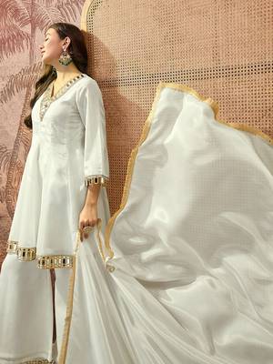 Embroidered v-neck a-line kurta with palazzos & dupatta 3