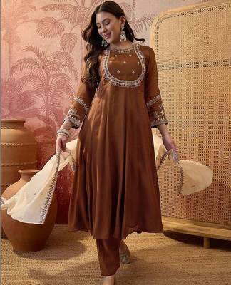 Mandarin collar kurta & churidar with dupatta 1