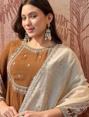 Mandarin collar kurta & churidar with dupatta 3