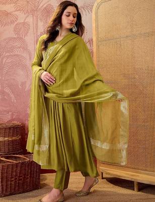 Embroidered kurta set 1