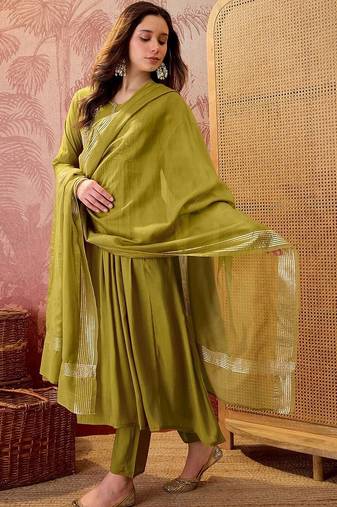Embroidered kurta set