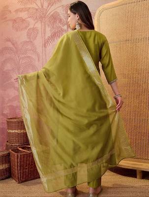 Embroidered kurta set 5