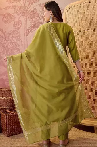 Embroidered kurta set